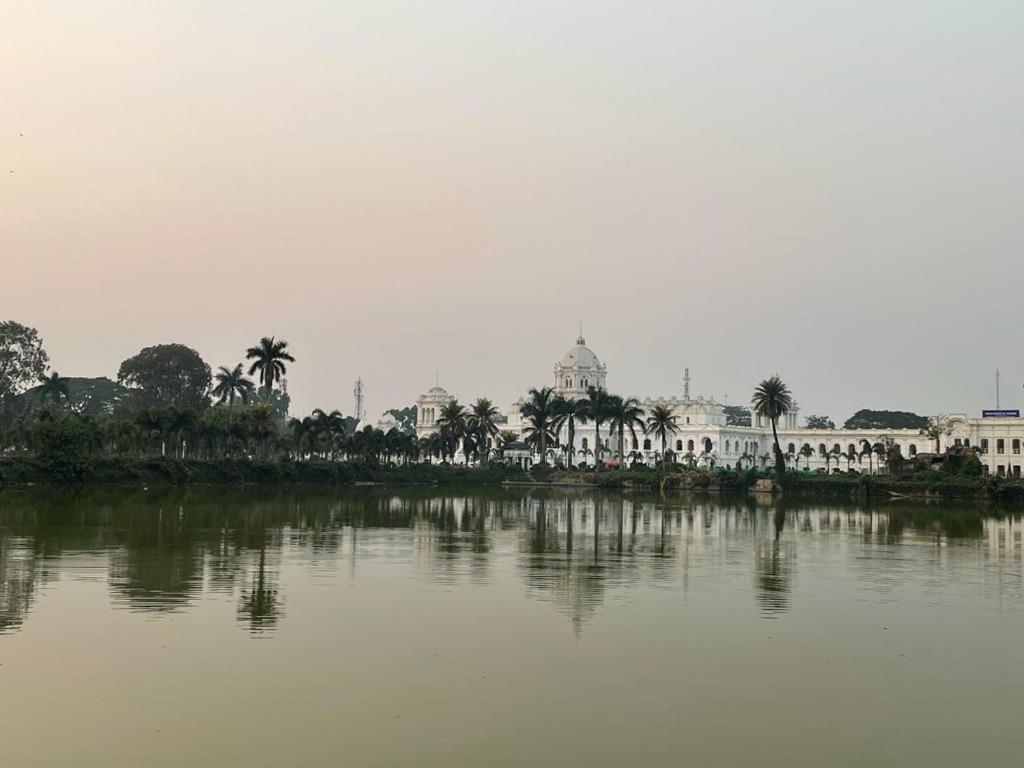 Veda Home'S Agartala Eksteriør bilde